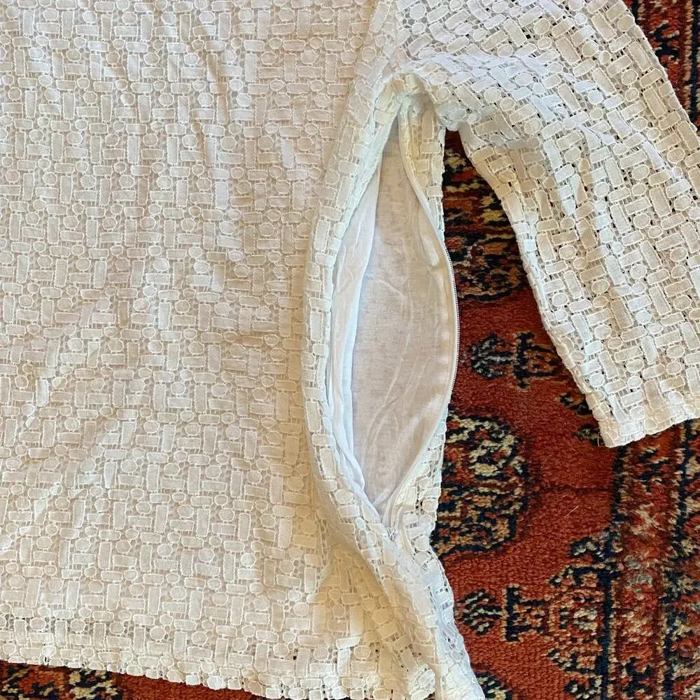 Banana Republic 6 White Semi Sheer Patterned‎ Weave Pullover Top